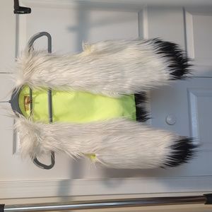 Princess Vera Wang M Black & White faux fur vest